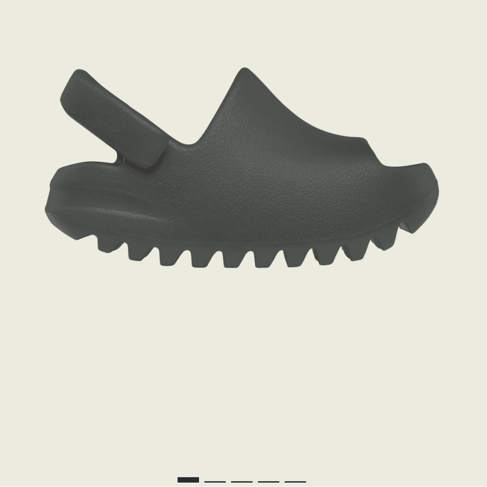 Yeezy slide infant size 6